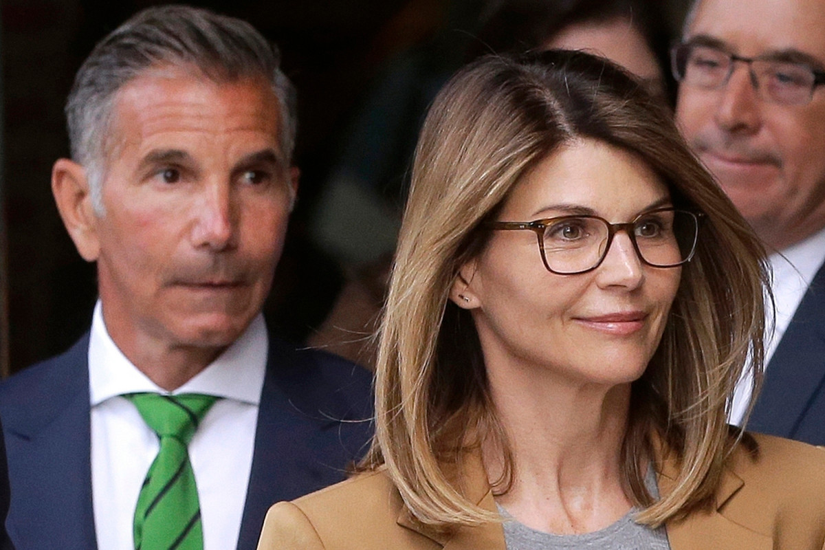 Lori Loughlin, her husband pleaded guilty to a student admission scandal