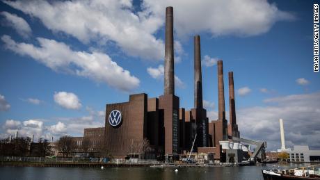 The largest car factory in the world has just reopened. This is what Volkswagen must do