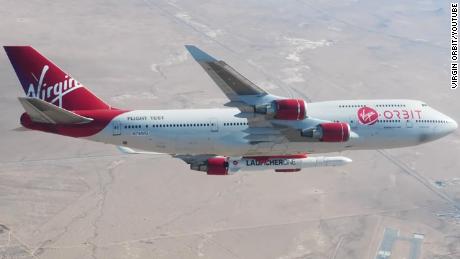 Virgin Orbit & drop test & # 39; a rocket from a 747 aircraft 35,000 feet in the sky
