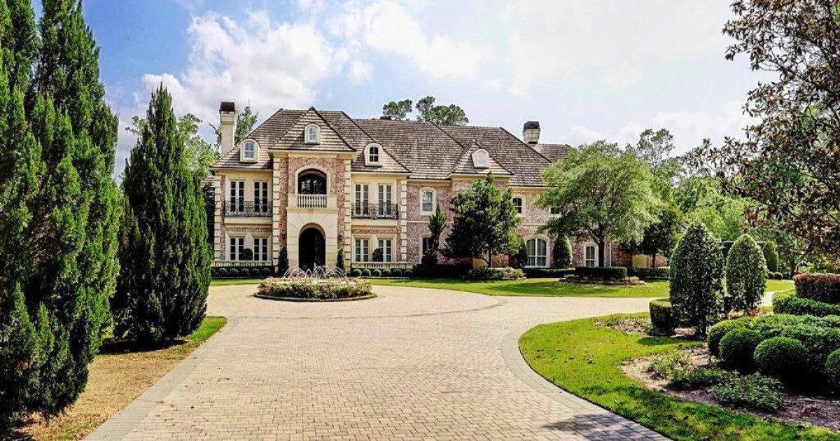 Hot Property: NFL star Adrian Peterson prepares to lose home in Texas