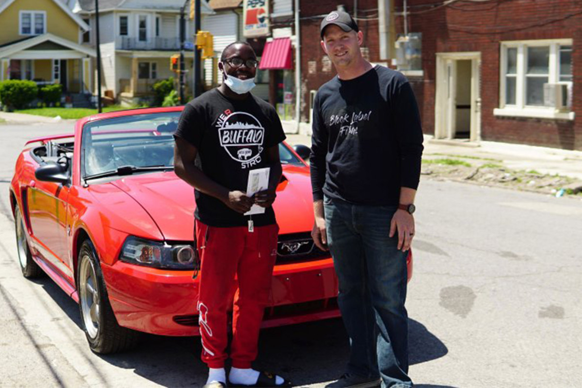 The buffalo teenager who was cleaned up after the protest got a car, a scholarship