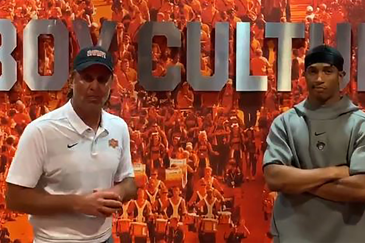 Oklahoma State's Mike Gundy promises changes after OAN shirt controversy