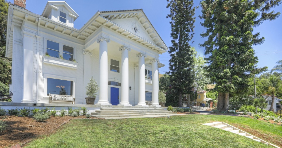 Nickel-Leong's house at Mt. Washington is asking for $ 2.2 million