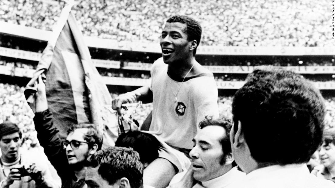 pele top four moments career world cup copa america orig_00000704