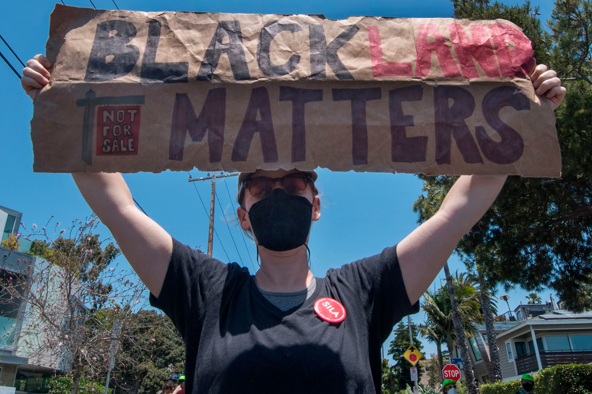 Public officials allegedly destroyed the Black Lives Matter sign
