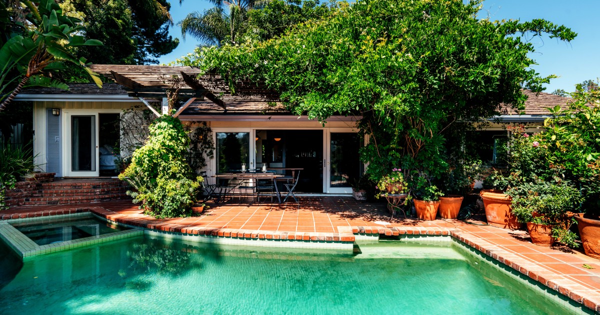 Hot Property: Actress Stockard Channing sells A.L.'s house.