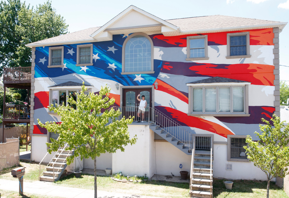 Artist Scott Lobaido celebrates 25 years of patriotic home makeovers