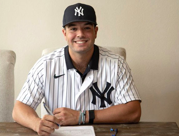 Austin Wells is on the fold: 'Official Yankee!'