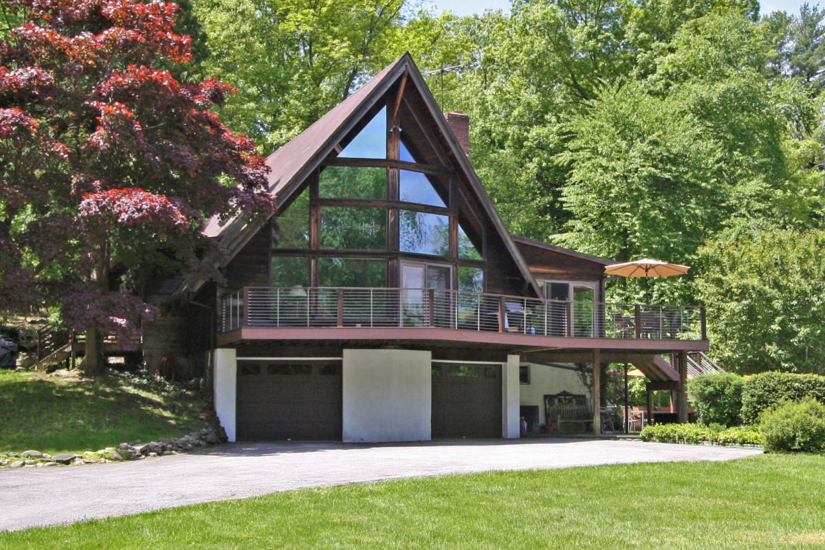 Here are 5 sweet A-frame houses for sale near NYC