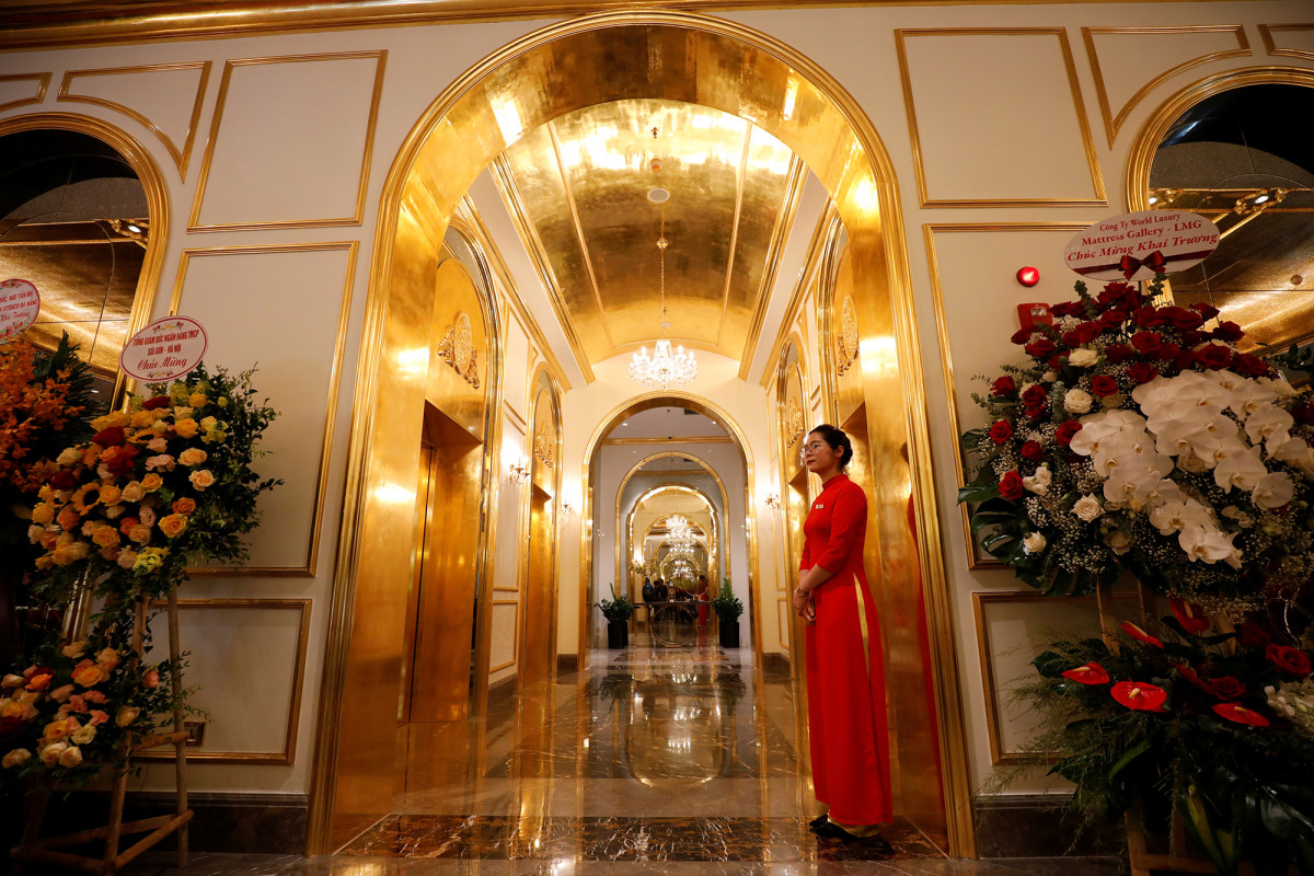 From the tub to the toilet, a Vietnamese hotel opened with gold-plated pizzazz