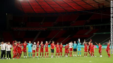 The Bayern players celebrated the German Cup victory at the completely empty Olympiastadion.