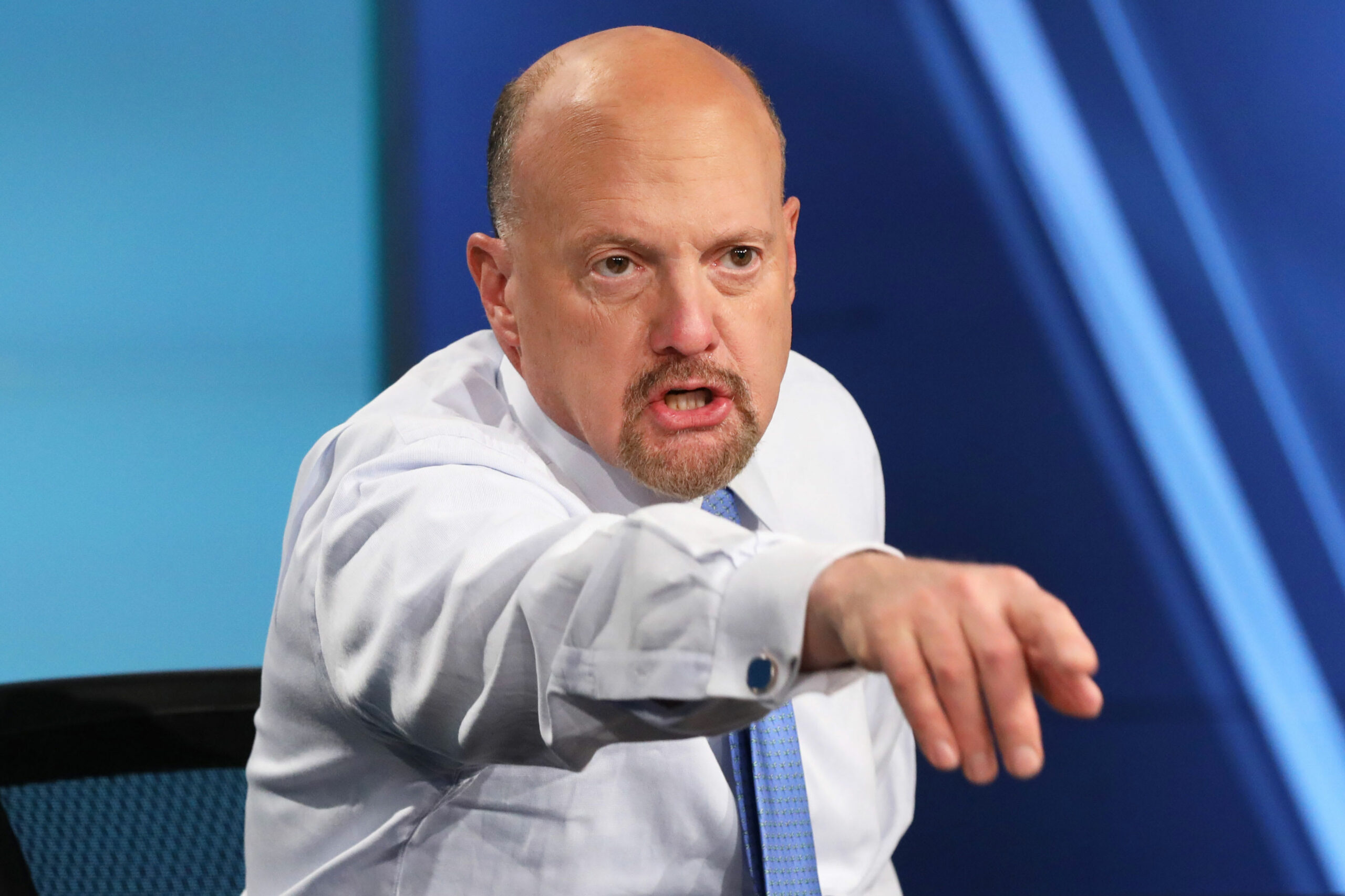 Cramer says market moves are 'crazy' but 'please just stop comparing it to 1999'