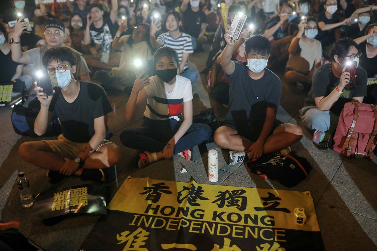 Hong Kong demands Taiwan officials sign 'one China' document for visa renewal, source says
