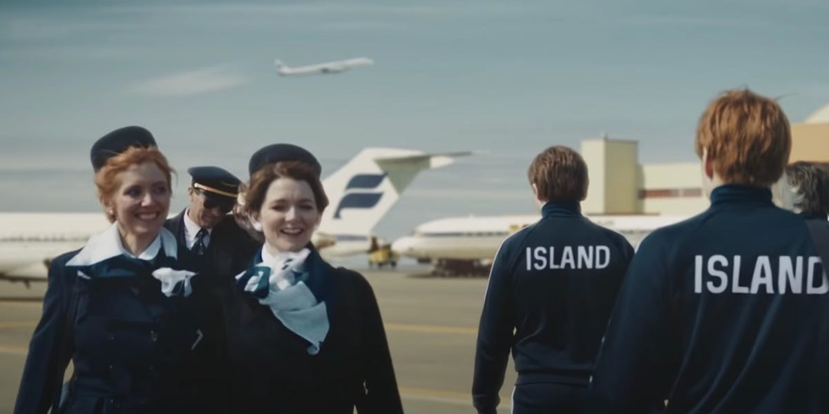 Icelandair to fire all flight attendants and make pilots do their jobs