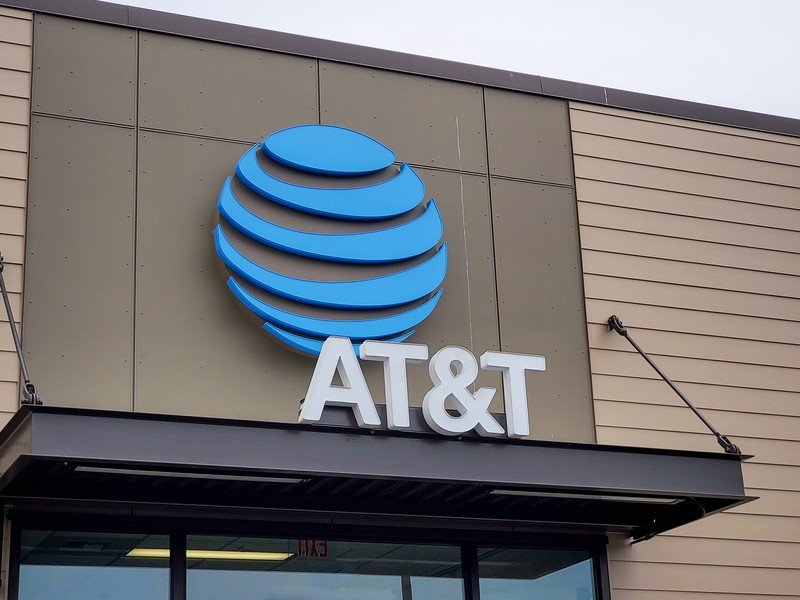 Your AT&T phone isn't going to stop making calls anytime soon