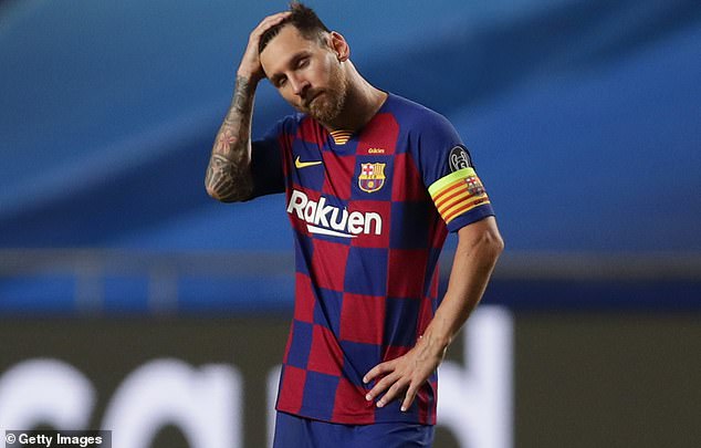 Barcelona are in disarray, says Frenkie de Jong, as superstar Lionel Messi is about to leave the ship.
