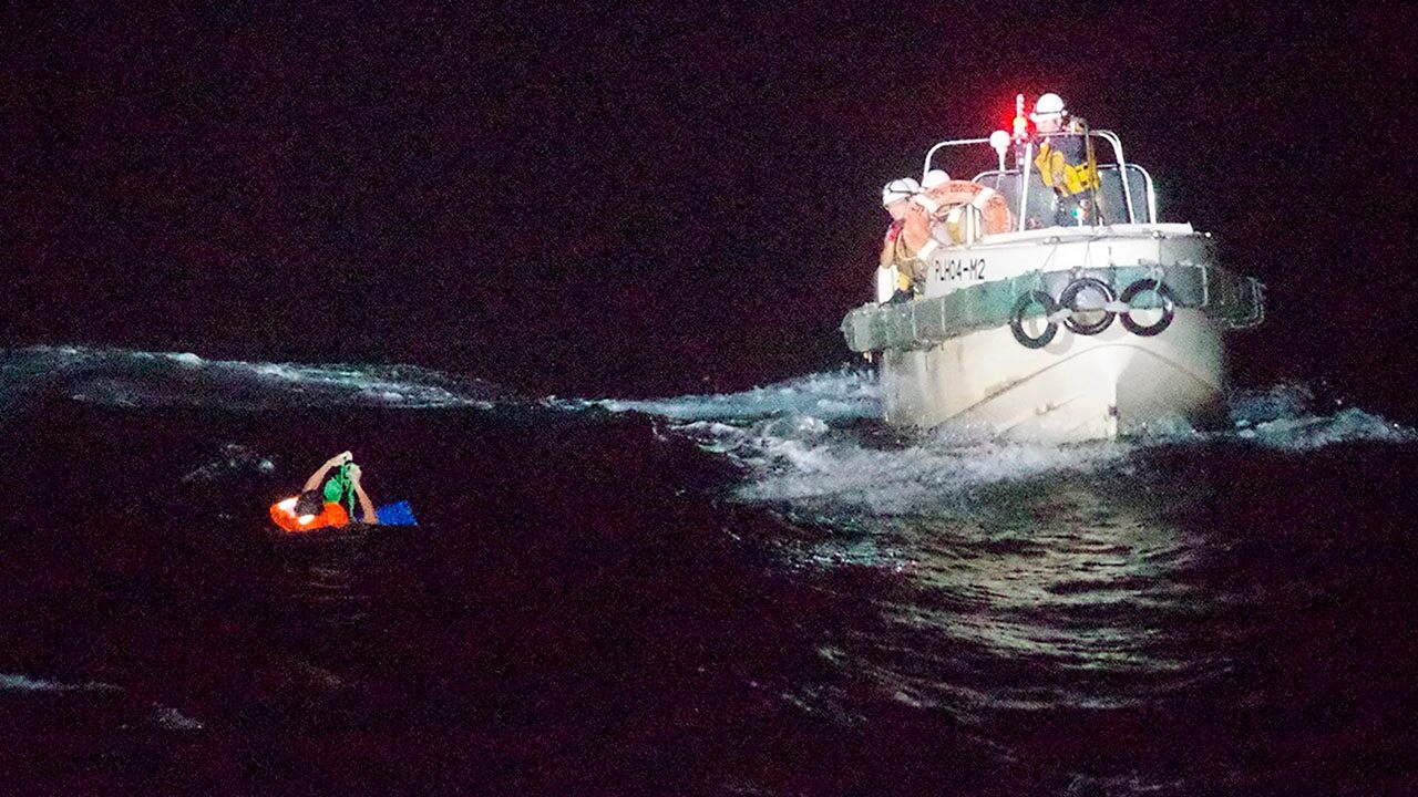 Ship with 43 crew members, about 6,000 head of cattle capsized off the coast of Japan