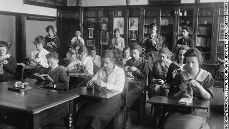 Here's what happened when the students went to school during the 1918 pandemic.