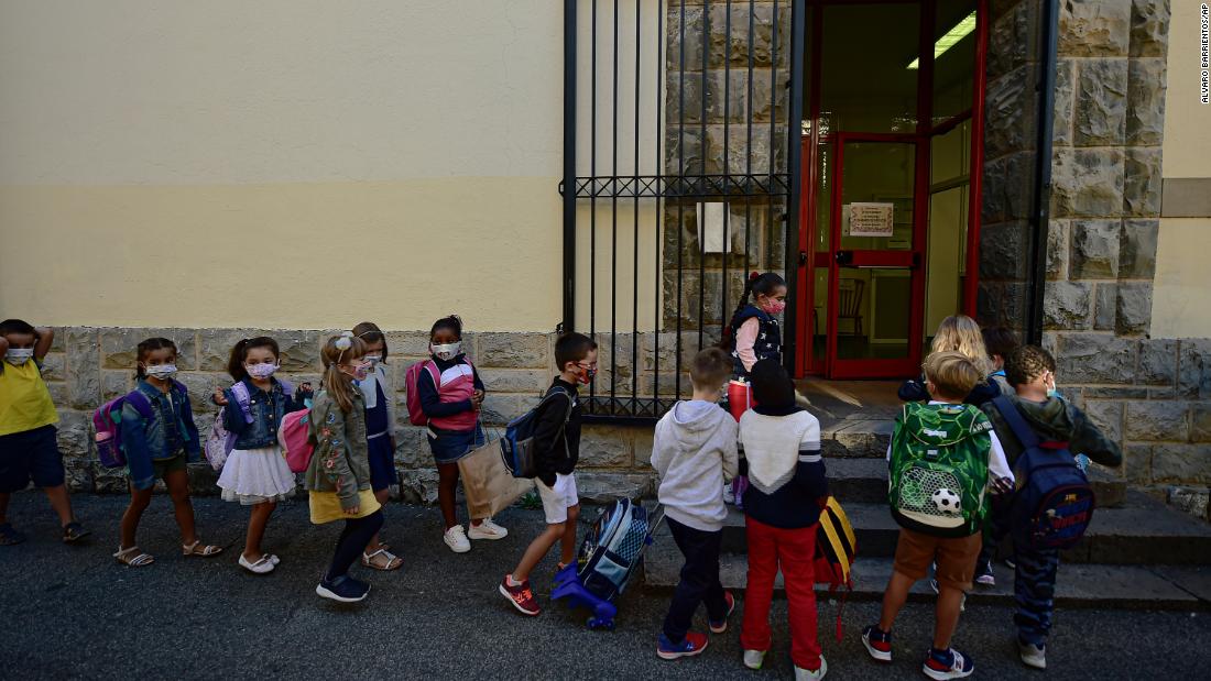 Spain returns to school, but pandemic exposes inequality