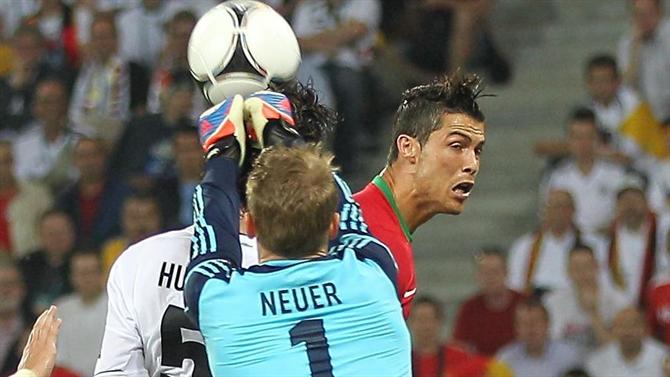 A BOLA - Cristiano Ronaldo with zero goal against Germany, but nine against Neuer (national team)
