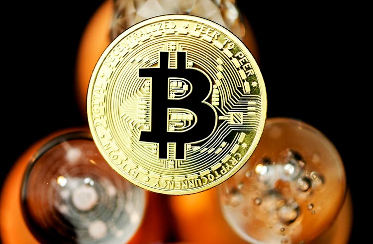 Bitcoin despenca abaixo US$ 37.000 e analistas explicam possíveis cenários