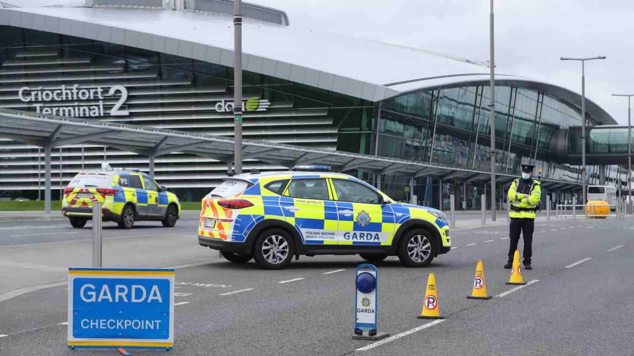 The Portuguese was detained at the Dublin airport after imitation of shooting with his hands