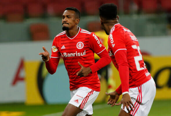 Portuguese star marks Edenilson's goal against Palmeiras