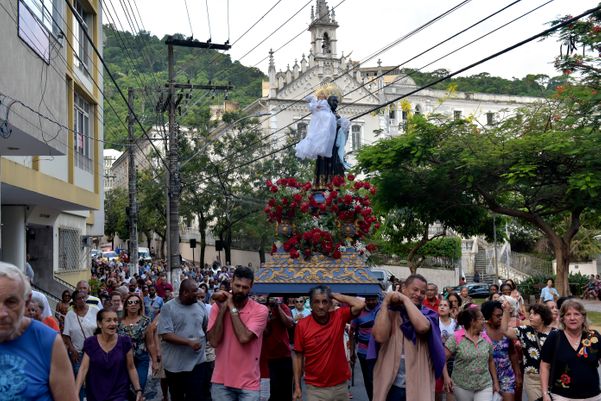 Date: 12/27/2019 - ES - Vitoria - Procession of San Benedito - The walk left Igreja do Rosario and headed towards the Cathedral of Vitoria - Edition: Cidades - Photo: Fernando Madeira - GZ