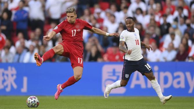 A BOLA - Kane's controversial goal leads the British to their final debut (Euro