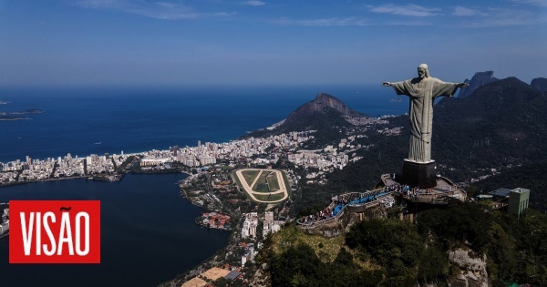An exhibition of films "Arquiteturas em Português" has opened in Rio de Janeiro.