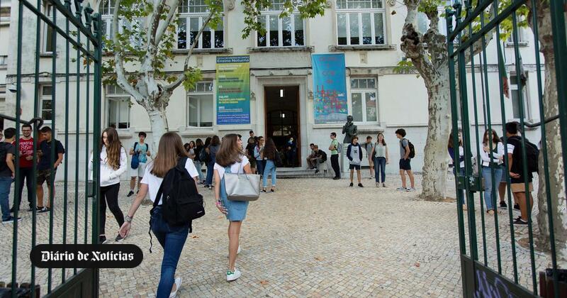 The Portuguese language exam included questions from additional study papers