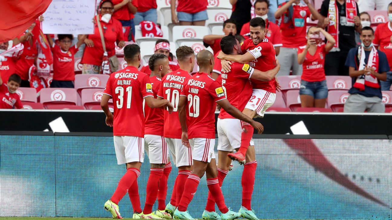 Benfica concedes goals, but beats Aroca and remains 100% in the tournament