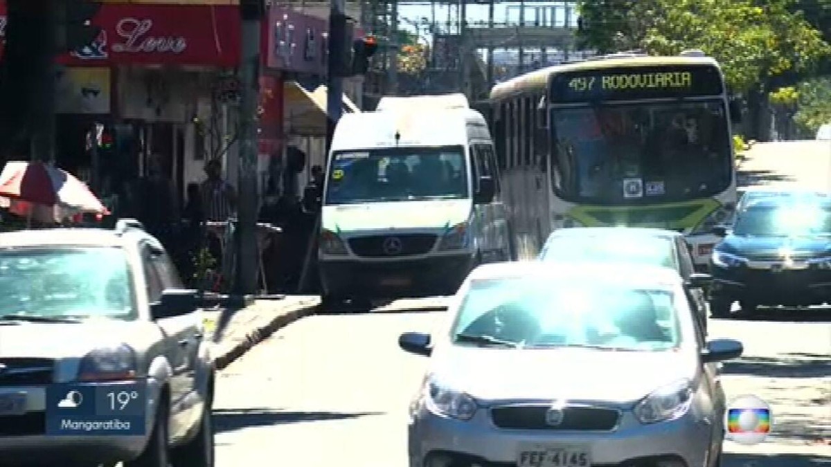 Illegal Vans Make Up About 80% of Rio's Fleet, and Complaints Cite Political Support |  Rio de Janeiro