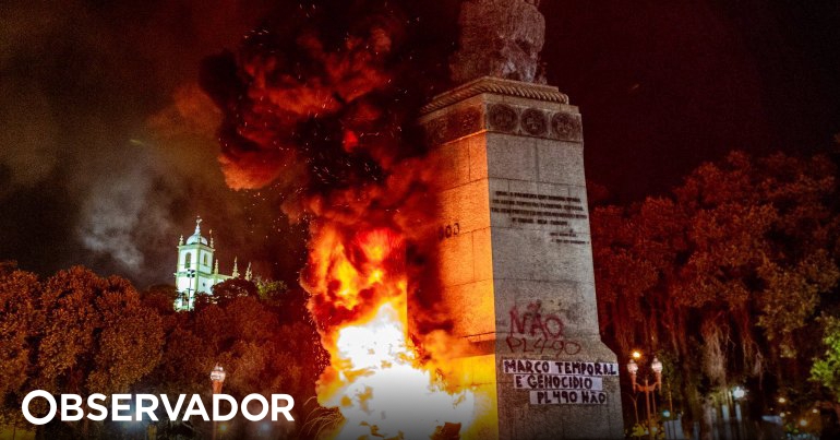 Statue of Portuguese navigator Pedro lvarez Cabral set on fire by indigenous group in Brazil - Observer