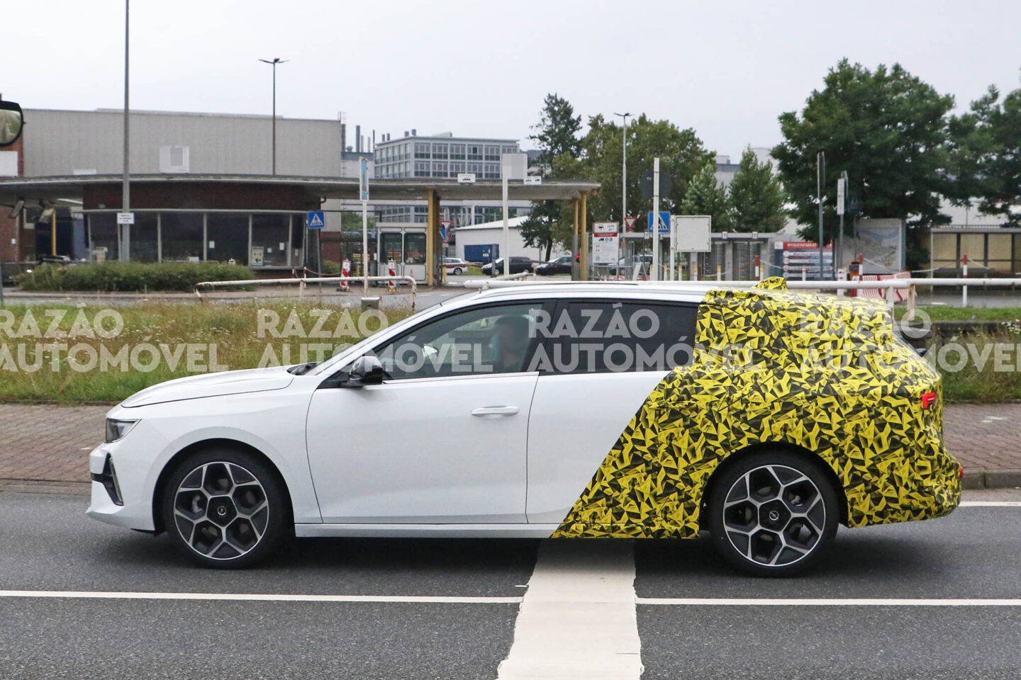 Opel Astra Spy van