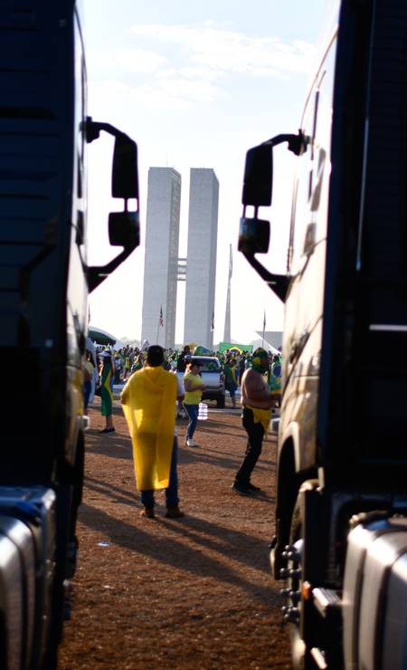 The Brasilia event is supported by truck drivers.  Photo: Mateusz Bonomi / Agencia O Globo.