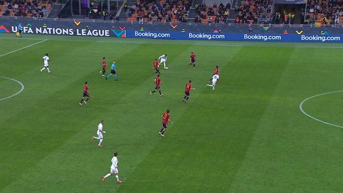 A BOLA - UEFA examines offside after scandalous Mbappé goal (video) (UEFA)