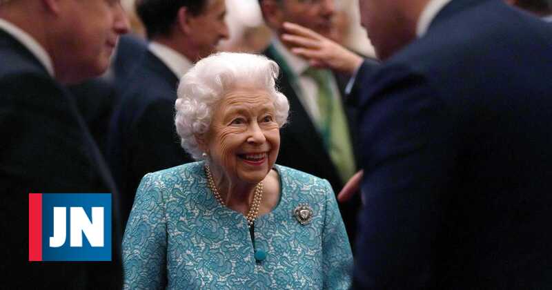Queen Elizabeth II Refuses Elder of the Year Award