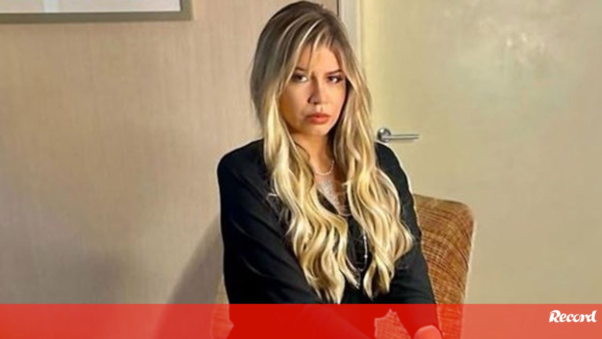 Singer Marilia Mendonça dies at 26 in Brazilian plane crash - Off Field