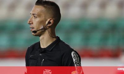 Assault on the referee of the match between Estrela da Amadora and Benfica B - Sports