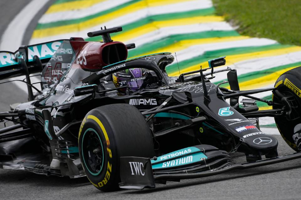 Brazilian Grand Prix F1: "What the hell happened to Hamilton's rear wing?"