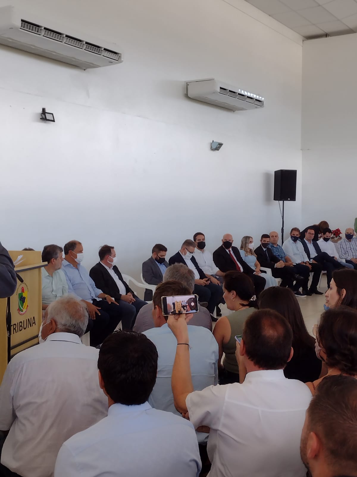 After the ceremony at HBB, the governor went to Roca Sales, where he signed contracts for the paving of the Pão e Vinho Route (Photo: Disclosure).