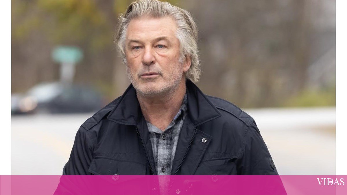 Crew defends Alec Baldwin for accidentally shooting him while filming - The Boil