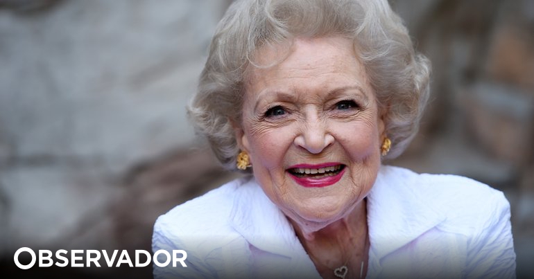 Betty White, iconic Sarilhos com Elas actress, dies two weeks after her 100th birthday - Observador