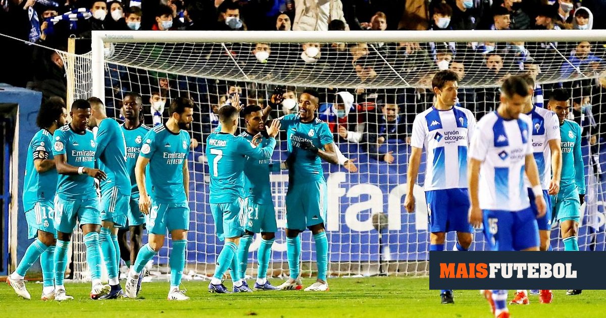VIDEO: Goalkeeper's own goal and Real Madrid continue in the Cup