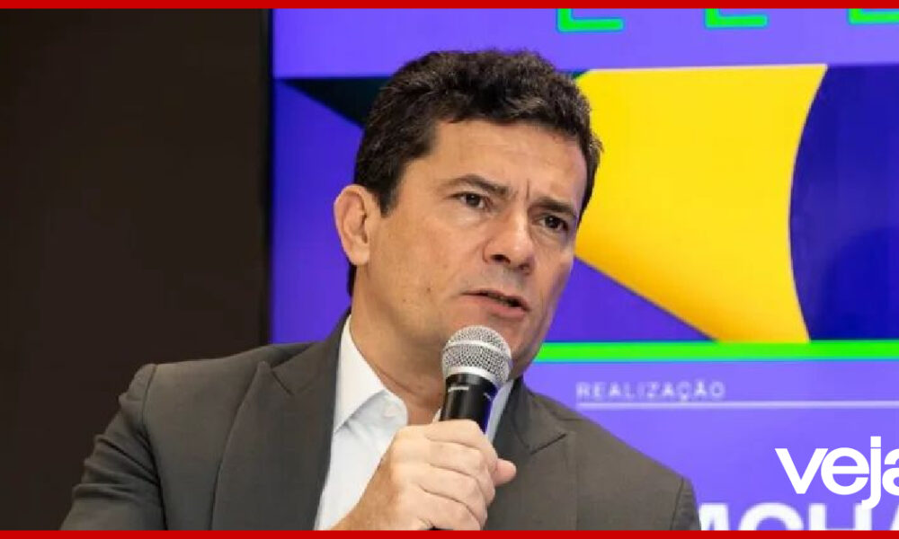 Suspended by the political class, Sergio Moro fights not to turn to dust