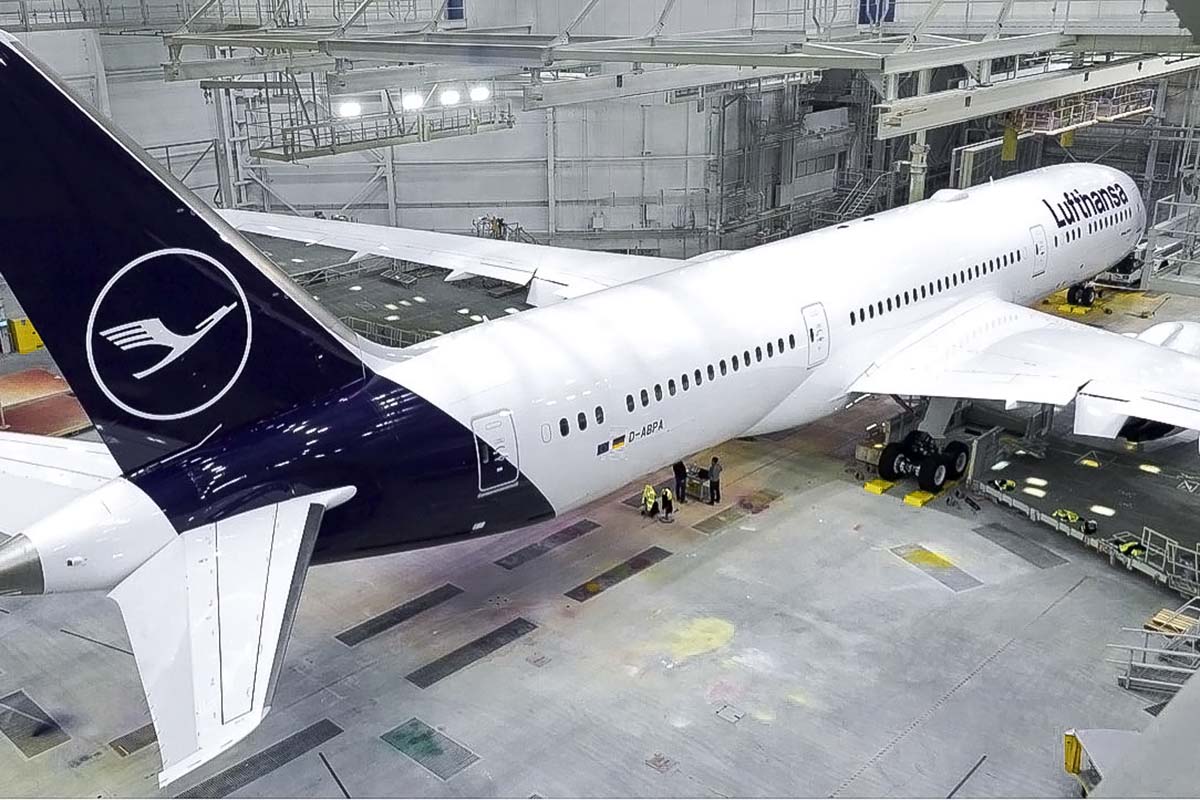 Lufthansa releases first photo of its highly anticipated Boeing 787-9 already painted