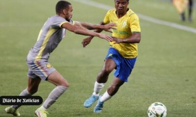 Portugal's Alexandre Santos returns the title to Petro de Luanda