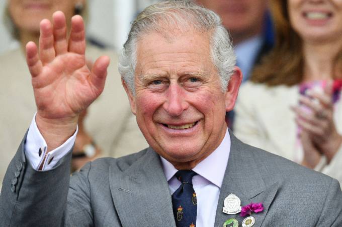 Prince Charles received a suitcase of money from a Qatari politician, the newspaper writes