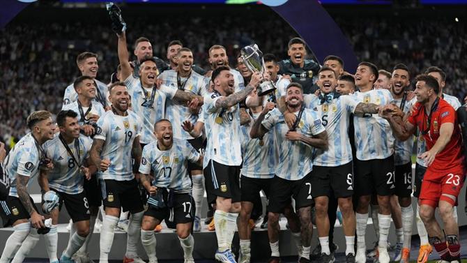 BOLA - Argentina with Otamendi popularized Italy without bri(lx)o in the final (international)